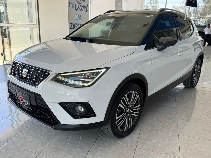 Foto SEAT Arona Xcellence usado (2021) color Blanco financiado en mensualidades(enganche $89,925 mensualidades desde $6,877)