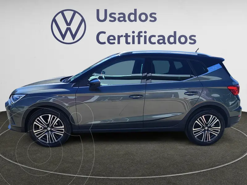 Foto SEAT Arona Xperience usado (2024) color Gris financiado en mensualidades(enganche $106,520 mensualidades desde $7,668)