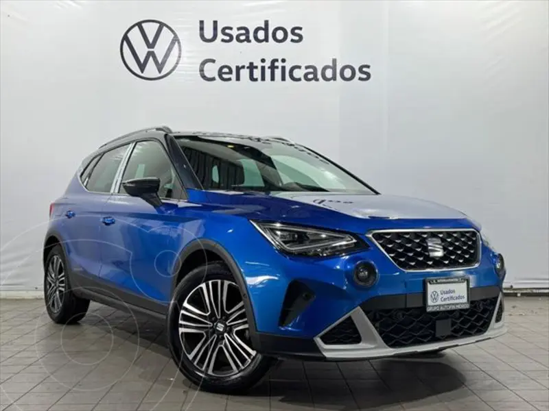 Foto SEAT Arona Xperience usado (2024) color Azul financiado en mensualidades(enganche $111,452 mensualidades desde $10,161)