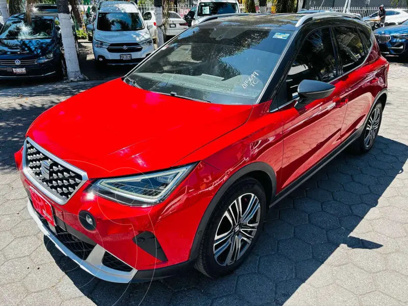 Foto SEAT Arona Xperience usado (2023) color Rojo precio $327,000