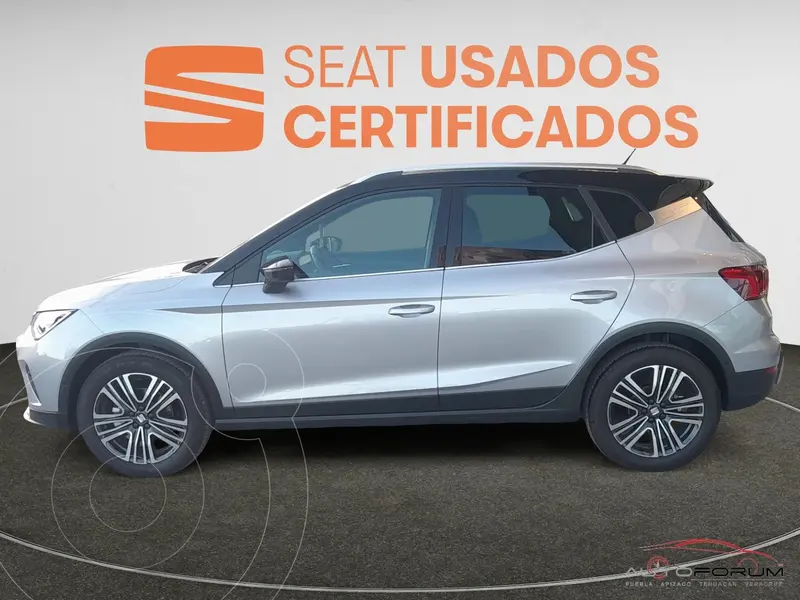 Foto SEAT Arona Xperience usado (2024) color Plata Urbano precio $419,900