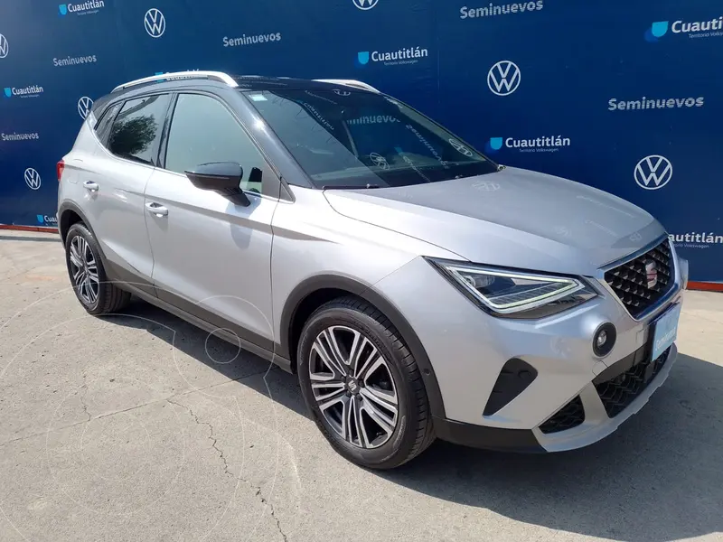 Foto SEAT Arona Xperience usado (2024) color Plata precio $390,000