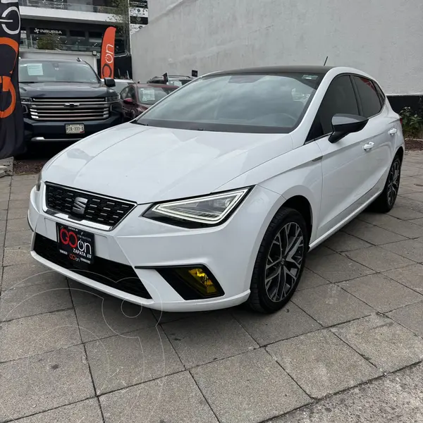 Foto SEAT Ibiza 1.6L Xcellence usado (2023) color Blanco financiado en mensualidades(enganche $83,112 mensualidades desde $6,356)
