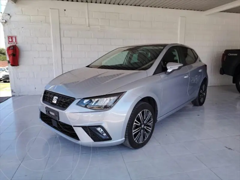 Foto SEAT Ibiza 1.6L Style usado (2024) color plateado precio $315,900