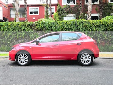 Foto SEAT Ibiza Reference 1.6L Tiptronic 5P usado (2017) color Rojo Emocion precio $147,000