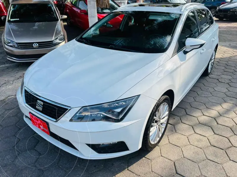 Foto SEAT Leon ST 1.4L Aut usado (2018) color Blanco precio $257,000