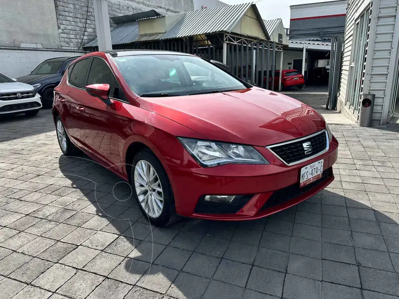 Foto SEAT Leon Style DSG usado (2020) color Rojo precio $322,000