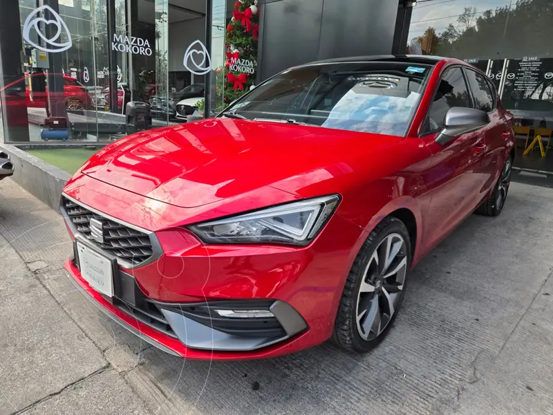 Foto SEAT Leon FR DSG usado (2021) color Rojo Emocion precio $377,000