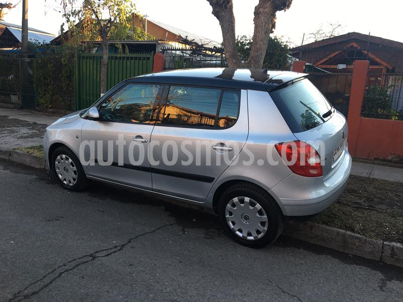 Skoda Fabia Hatchback 1.6L Ambiente ABS usado (2010) color Gris precio $3.480.000