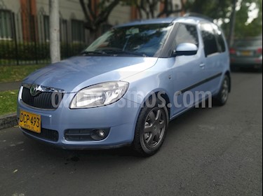 foto Skoda Roomster 1.6L usado (2008) color Azul Metalizado precio $18.900.000
