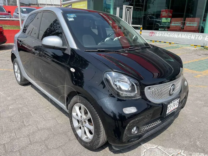 Foto smart Forfour Passion Turbo Aut. usado (2018) color Negro financiado en mensualidades(enganche $72,562 mensualidades desde $6,127)