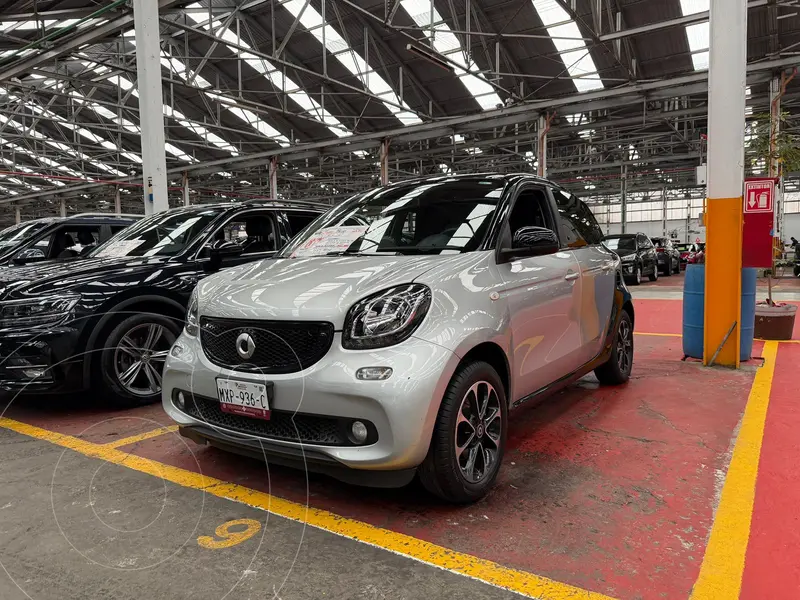 Foto smart Forfour 1.0L usado (2016) color Plata financiado en mensualidades(enganche $47,800 mensualidades desde $4,300)