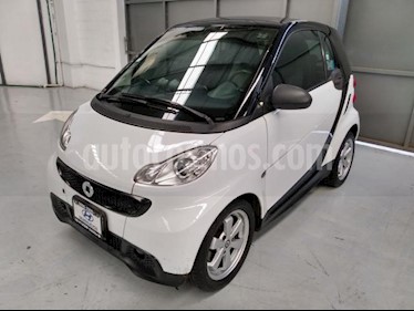 smart Fortwo 3P FORTWO COUPE BLACK AND WHITE MHD 71 HP TA usado (2014) color Blanco precio $130,000