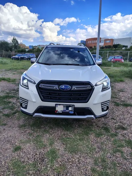 Foto Subaru Forester Touring usado (2024) color Blanco precio $670,000