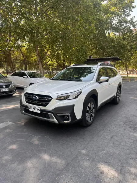 Foto Subaru Outback 2.4T AWD CVT Touring GardX usado (2023) color Blanco precio $32.500.000