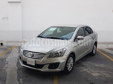 foto Suzuki Ciaz GLS Aut usado (2016) color Plata precio $183,400