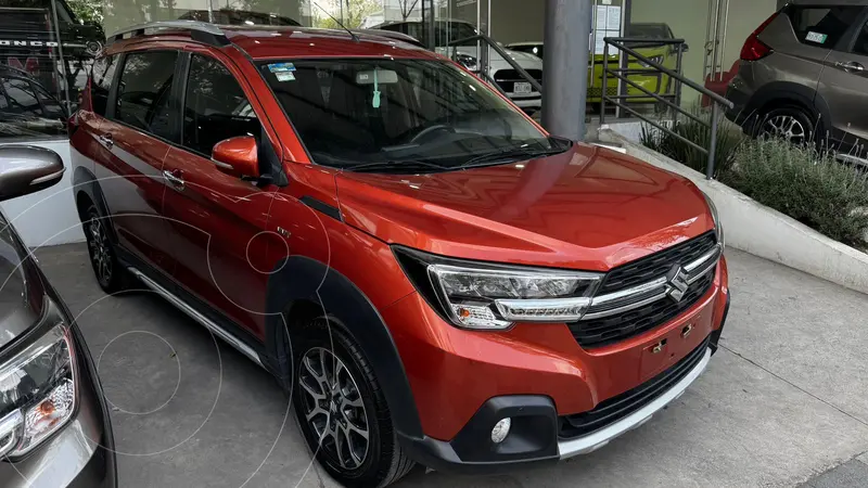 Foto Suzuki Ertiga XL7 GLX Aut usado (2022) color Naranja precio $320,000