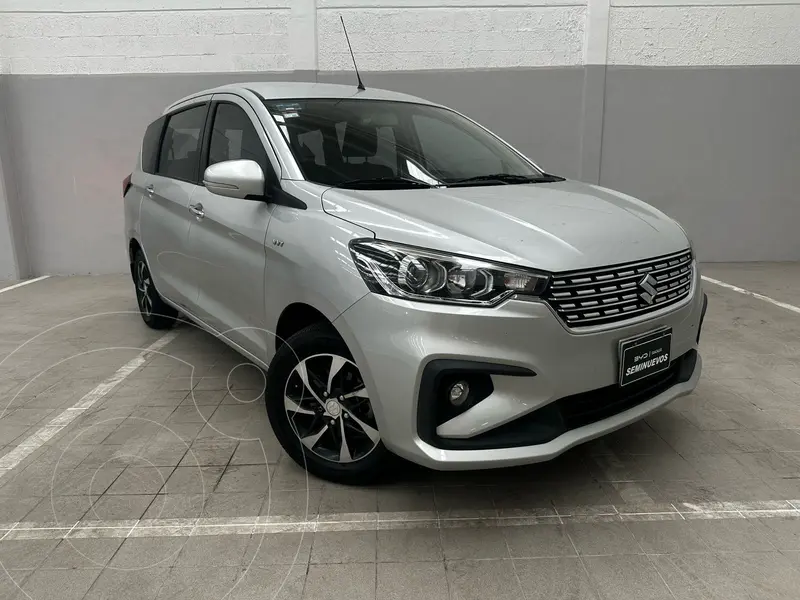 Foto Suzuki Ertiga XL7 GLX Aut usado (2021) color plateado precio $275,000