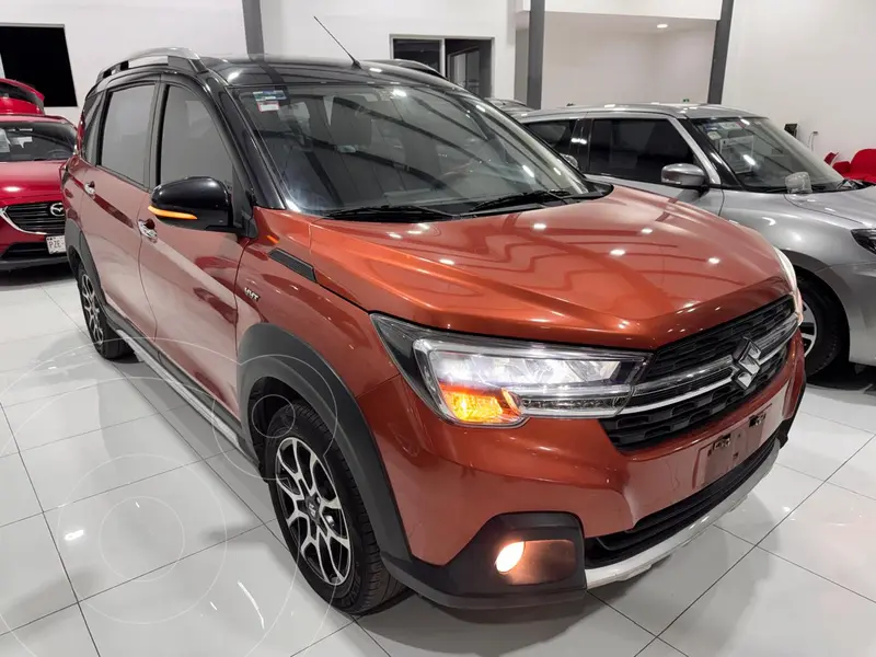 Foto Suzuki Ertiga XL7 GLX Aut usado (2023) color Naranja precio $330,000