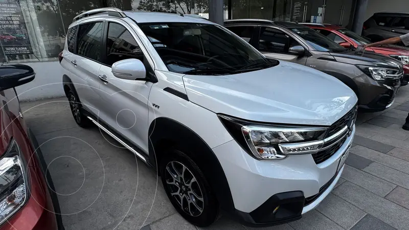 Foto Suzuki Ertiga XL7 GLX Aut usado (2022) color Blanco Perla financiado en mensualidades(enganche $60,000)