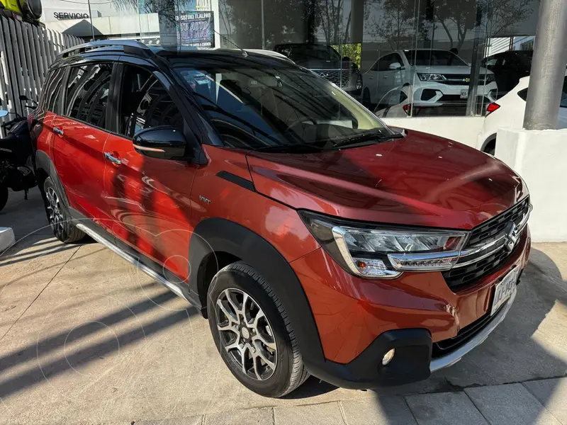 Foto Suzuki Ertiga XL7 GLX Aut usado (2023) color Naranja precio $330,000