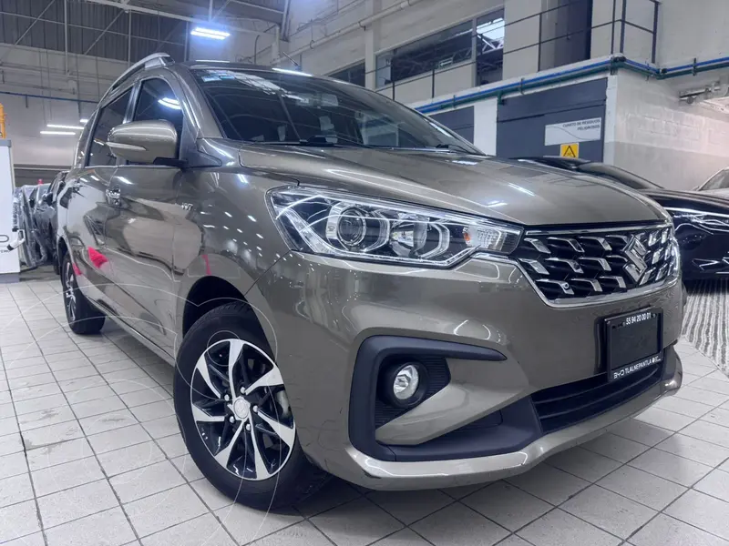 Foto Suzuki Ertiga XL7 GLX Aut usado (2023) color caf precio $329,900