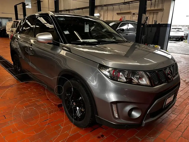 Foto Suzuki Grand Vitara Special usado (2017) color plateado precio $230,000