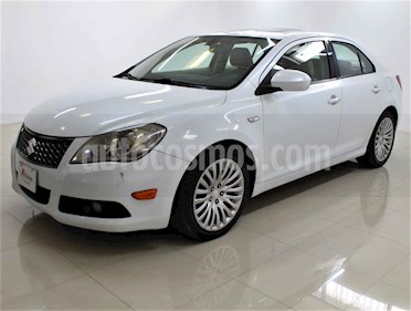 Suzuki Kizashi 4p GLS L4/2.4 Aut usado (2014) color Blanco precio $175,000