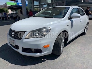 Suzuki Kizashi 4p GLS L4/2.4 Aut usado (2014) color Blanco precio $185,000