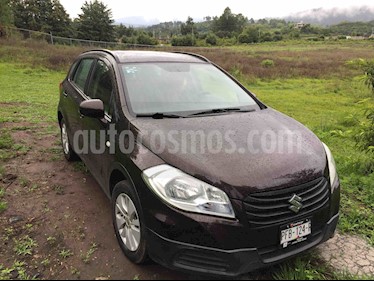 Foto Suzuki S-Cross GL usado (2014) color Cafe precio $147,000