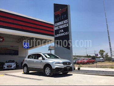 Foto venta Auto usado Suzuki S-Cross GL (2018) color Plata precio $289,990