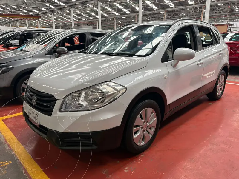 Foto Suzuki S-Cross GL usado (2014) color Blanco Perla precio $138,500