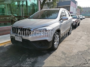 foto Suzuki S-Cross GL usado (2017) color Plata Mercurio precio $185,000