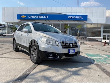 Suzuki S-Cross GLX Aut usado (2015) color Plata Paladio precio $189,000