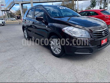 Suzuki S-Cross GL usado (2015) color Cafe precio $168,000