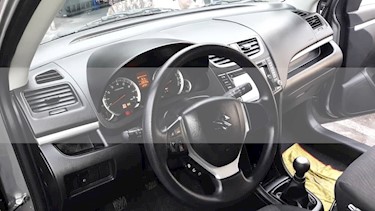 Foto venta Auto usado Suzuki Swift 1.2 GA AC (2018) color Gris Metalico precio $5.700.000