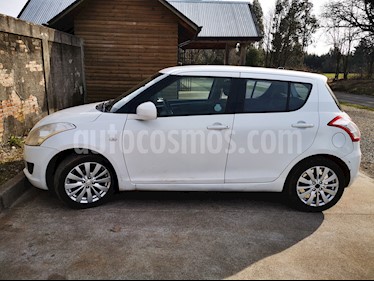 foto Suzuki Swift 1.4 GL AC usado (2012) color Blanco Perla precio $4.500.000