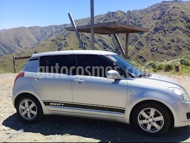 Foto venta Auto usado Suzuki Swift 5P 1.5 (2010) color Plata precio $240.000