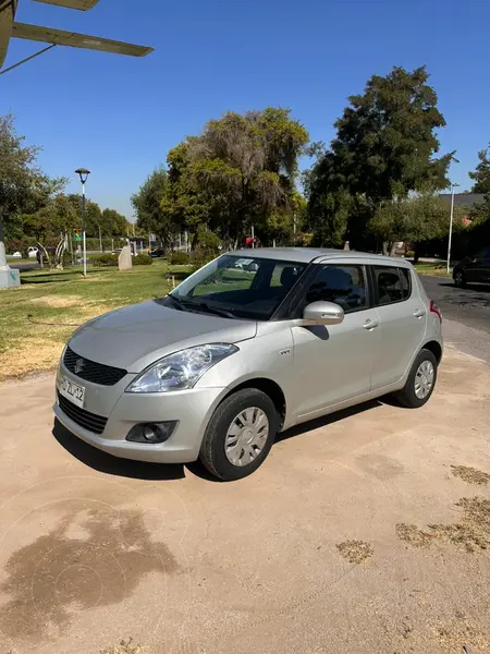 Foto Suzuki Swift 1.2 GL AC usado (2015) color Plata precio $7.100.000