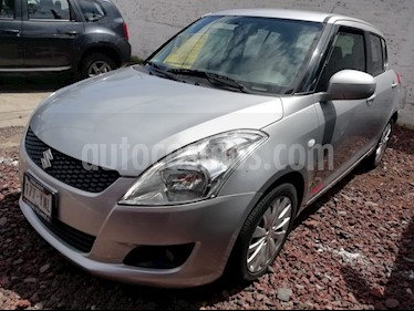 foto Suzuki Swift GLS Aut usado (2013) color Plata Instrumental precio $139,000