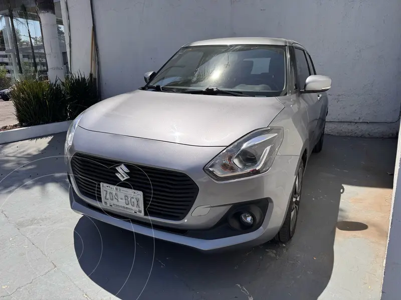 Foto Suzuki Swift GLX Aut usado (2020) color Plata precio $245,000