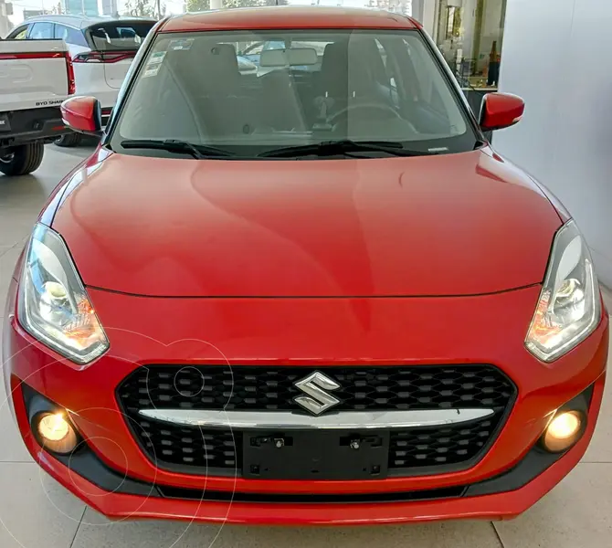 Foto Suzuki Swift GLX usado (2022) color Rojo financiado en mensualidades(enganche $50,000 mensualidades desde $65,000)