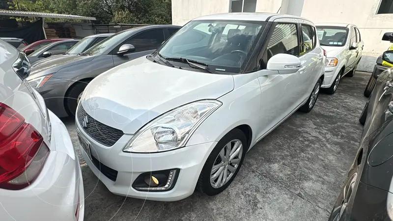 Foto Suzuki Swift GLX Aut usado (2016) color Blanco precio $170,000