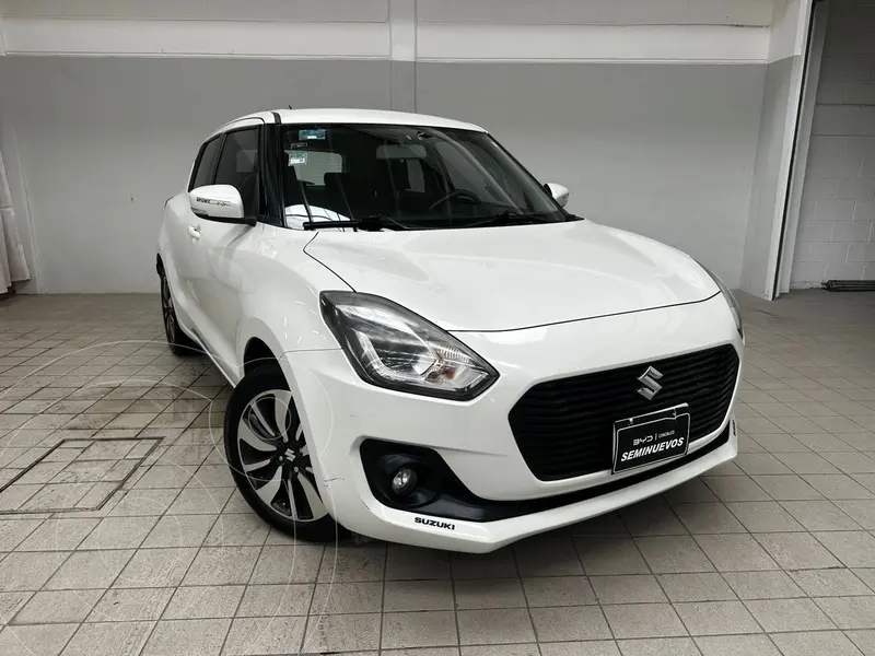 Foto Suzuki Swift GLX Aut usado (2018) color Blanco precio $219,800