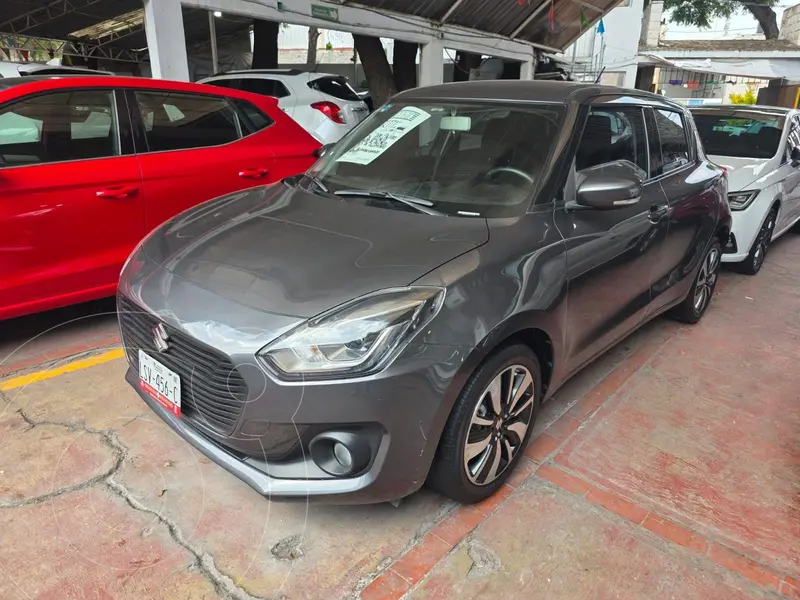 Foto Suzuki Swift GLX usado (2020) color Gris precio $232,999