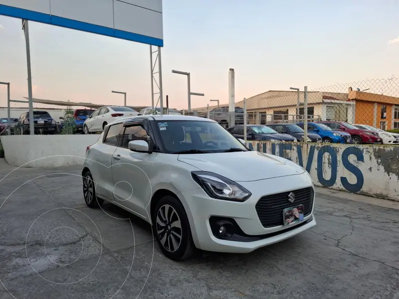 Foto Suzuki Swift GLX usado (2020) color Blanco precio $230,000