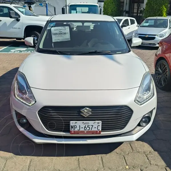 Foto Suzuki Swift GLX usado (2020) color Blanco precio $259,000