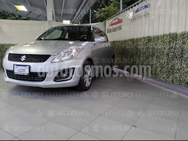 Suzuki Swift GLX Aut usado (2017) color Plata Instrumental precio $189,000