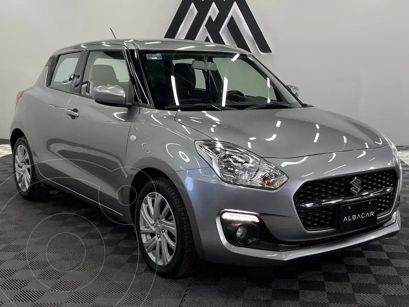 Foto Suzuki Swift GLS Aut usado (2021) color plateado precio $249,999