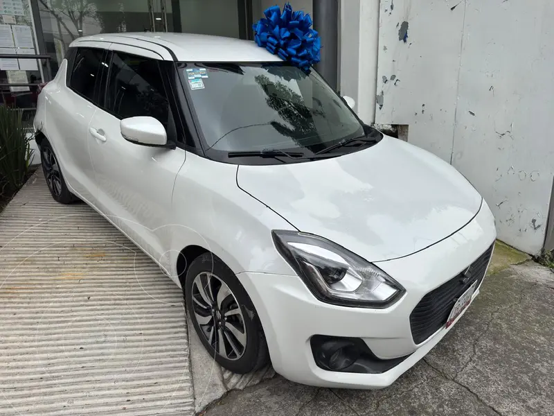 Foto Suzuki Swift GLX usado (2020) color Blanco precio $229,990